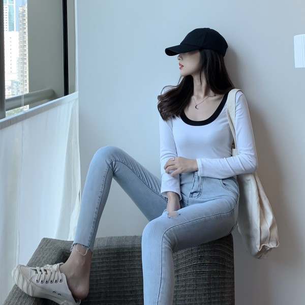 Alkalmi női tavaszi blúz ovális nyakkivágással