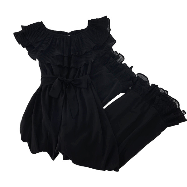 Stílusos női overall széles modell csónakos nyakkivágással és derékövvel