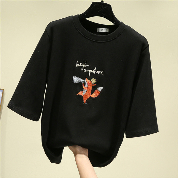 Alkalmi női póló rövid ujjal és hímzéssel