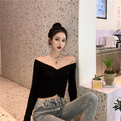 Testreszabott női blúz ejtett ujjakkal, elöl ráncolt