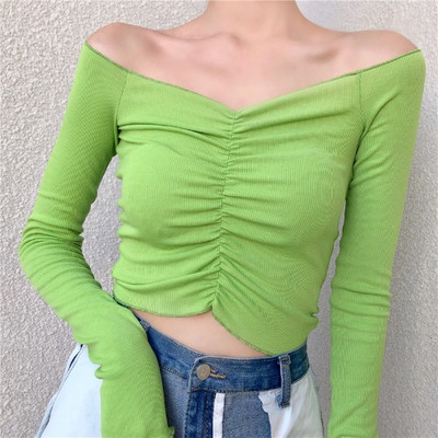 Testreszabott női blúz ejtett ujjakkal, elöl ráncolt