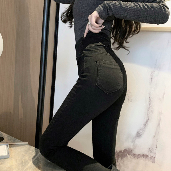 Testhezálló fekete női farmer, magas derékkal