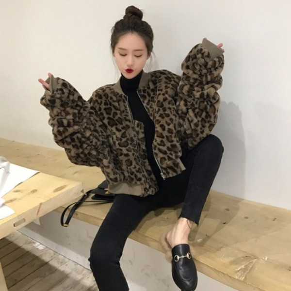 Lai lukuga ja leopardimustriga naiste jope