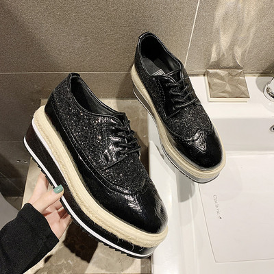 Särava efektiga ja paeltega naiste vabaaja platvormkingad