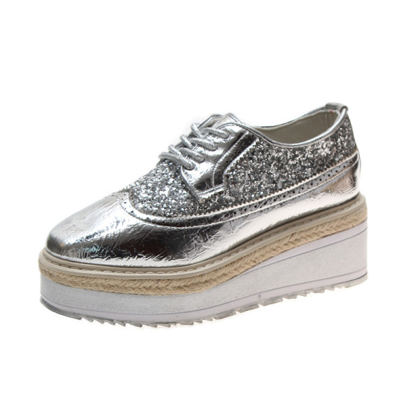 Särava efektiga ja paeltega naiste vabaaja platvormkingad