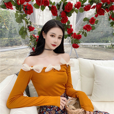 Allakäinud varrukatega ja tüllpaeltega naiste pluus