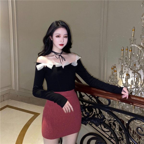 Allakäinud varrukatega ja tüllpaeltega naiste pluus