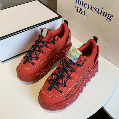 Aktuális női tornacipő fűzős, lapos talppal