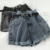 Alkalmi rövidnadrág széles modell magas derékkal és zsebekkel