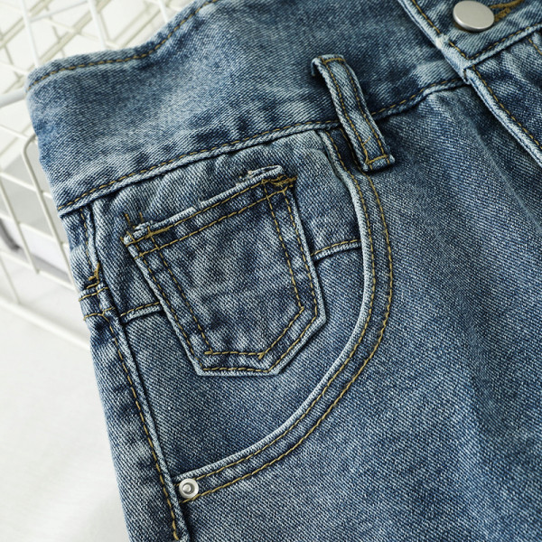 Alkalmi rövidnadrág széles modell magas derékkal és zsebekkel