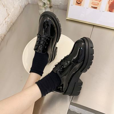 Eko bőrből készült, fűzős, durva talpú szabadidő cipő új modellje