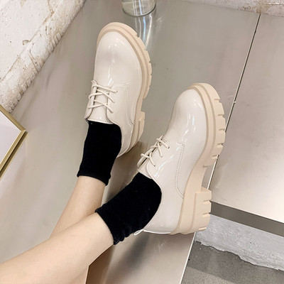 Eko bőrből készült, fűzős, durva talpú szabadidő cipő új modellje