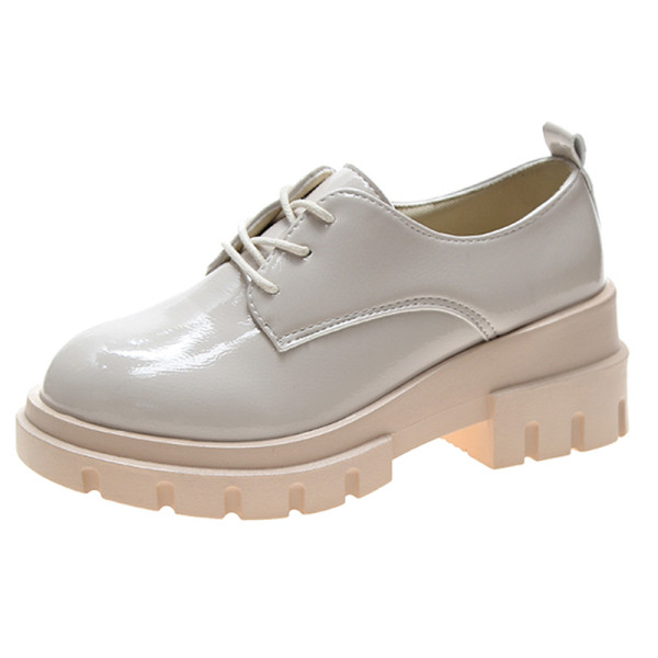 Eko bőrből készült, fűzős, durva talpú szabadidő cipő új modellje