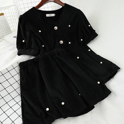 Stílusos női kordbársony szett gombokkal és gyöngyökkel