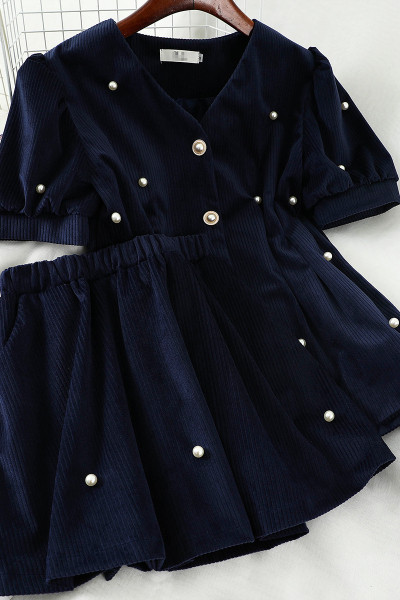 Stílusos női kordbársony szett gombokkal és gyöngyökkel