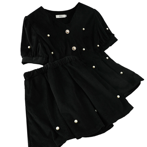 Stílusos női kordbársony szett gombokkal és gyöngyökkel