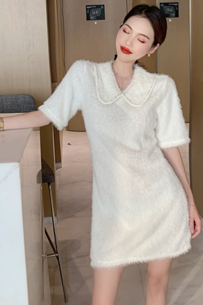 Naiste sulekleit krae ja kivikestega