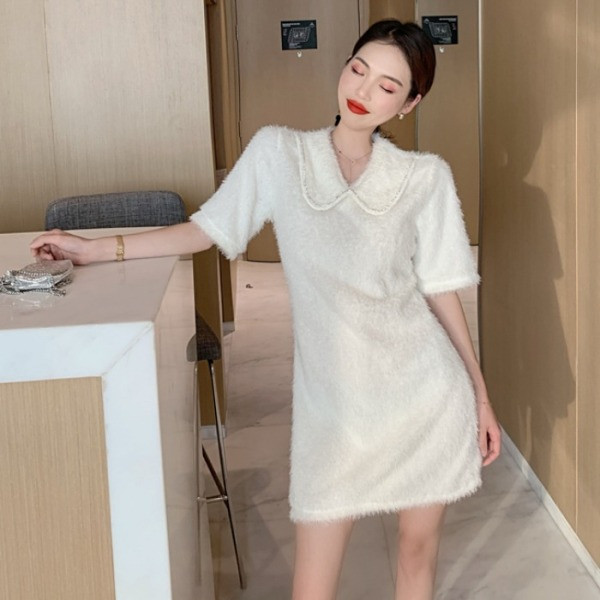 Naiste sulekleit krae ja kivikestega