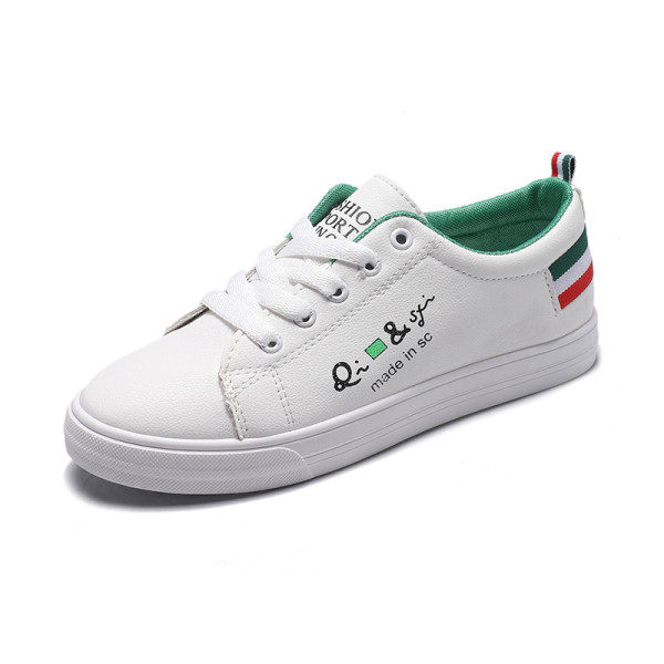 Eko-nahast vabaaja tossud, millel on silt ja lipsud