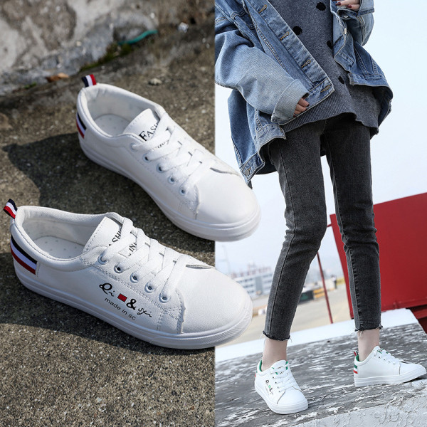 Eko-nahast vabaaja tossud, millel on silt ja lipsud