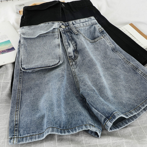 Jelenlegi rövidnadrág széles modell magas derékkal és nagy zsebbel