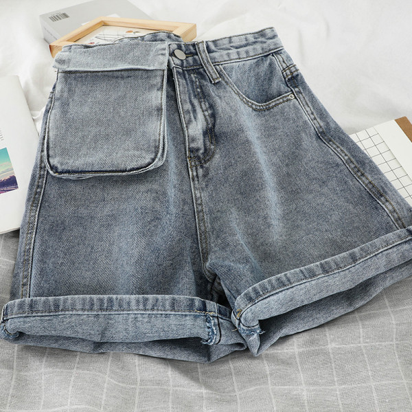 Jelenlegi rövidnadrág széles modell magas derékkal és nagy zsebbel