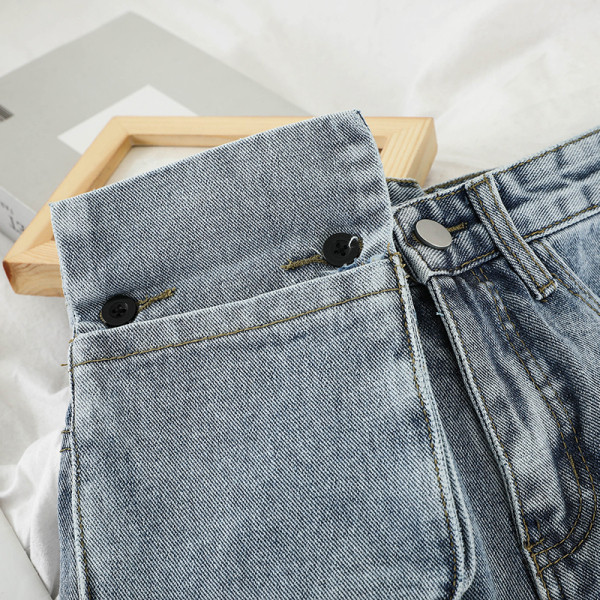 Jelenlegi rövidnadrág széles modell magas derékkal és nagy zsebbel