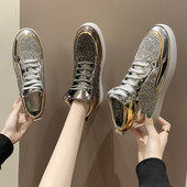 Alkalmi női tornacipő fényes elemmel, lapos talppal