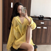 Pikk naiste särk klassikalise krae ja taskutega