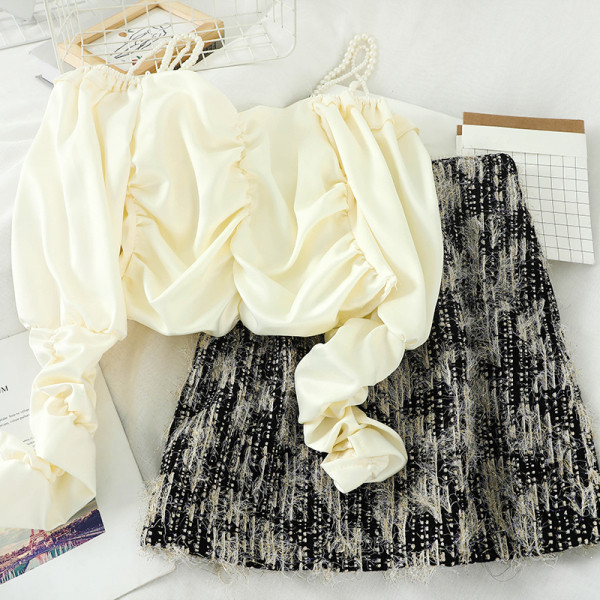 Stiilne kaheosaline naiste komplekt - lühike pärlipaeltega pluus ja kõrge vöökohaga seelik