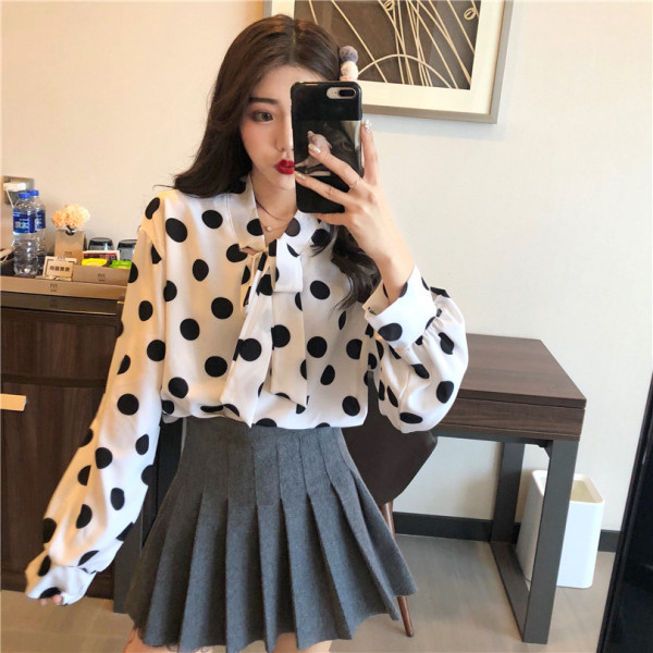 Modern női ing gallérral, szalaggal