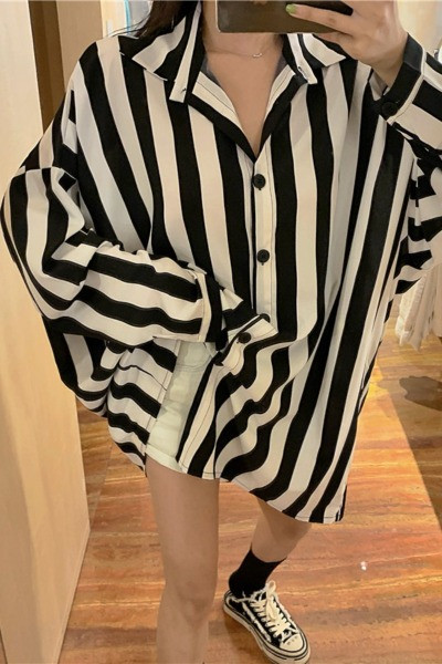 Lai naiste triibuline särk klassikalise kraega