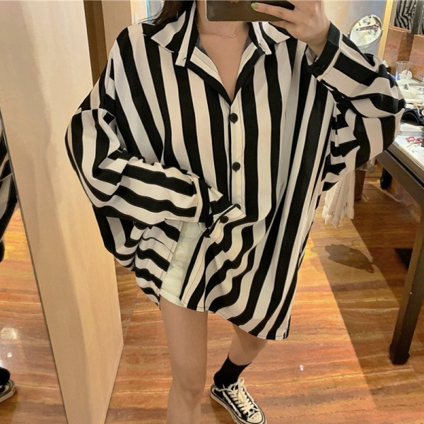 Lai naiste triibuline särk klassikalise kraega