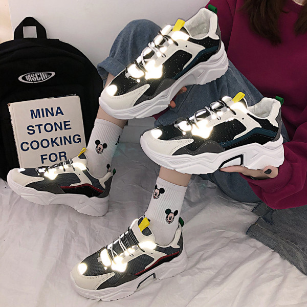 Uus mudel ökoseemisnahast naiste tossud paelte ja lameda tallaga