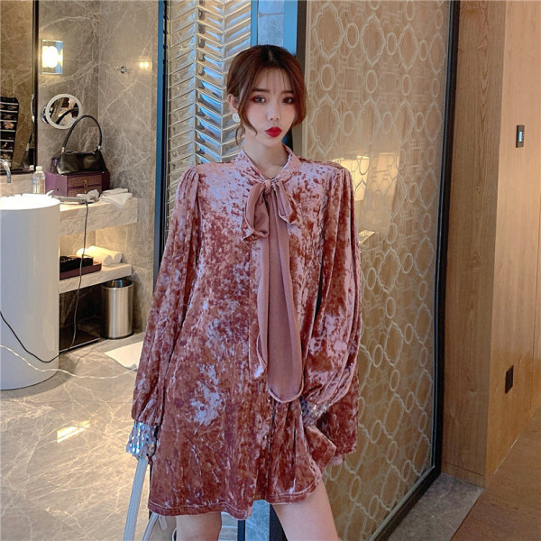 Vintage bársony női ruha gallérral, szalaggal és flitterekkel