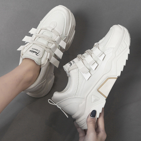 Eko bőrből és textilből készült rugós tornacipők új modellje