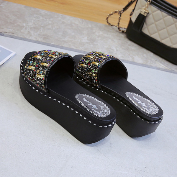 Нов модел ежедневни дамски чехли на платформа с камъни