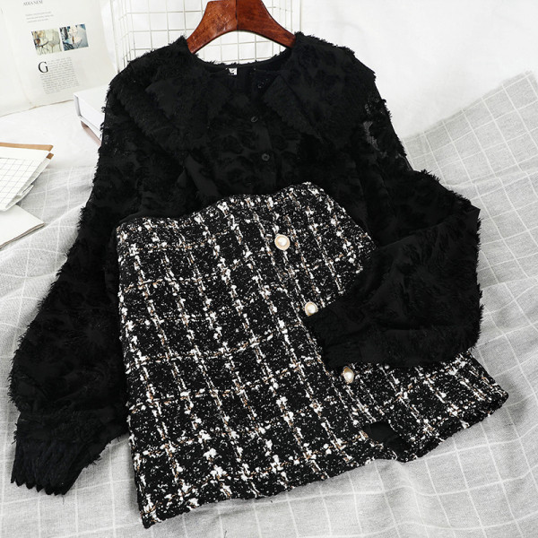 Stílusos női szett két részből - ing és szoknya gombokkal