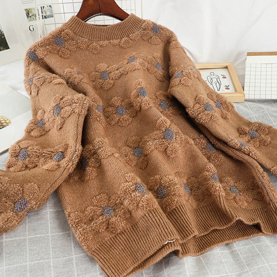 Moodne naiste kampsun ovaalse kaelusega, pikkade varrukatega ja lillemotiividega