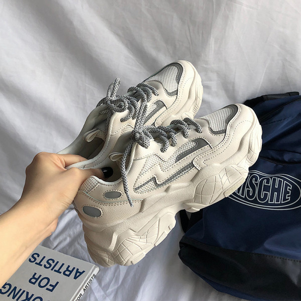 Eco-nahast ja tekstiilist krobelise tallaga vabaaja tossude uus mudel