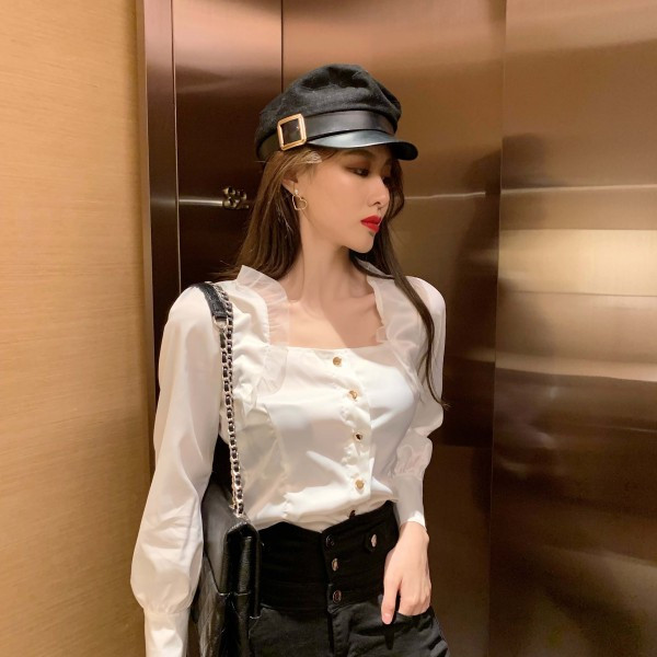 Satiinist naiste särk kandilise kaelusega ja tülli elementidega