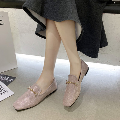 Új modell modern mokaszin kövekkel és fém elemekkel