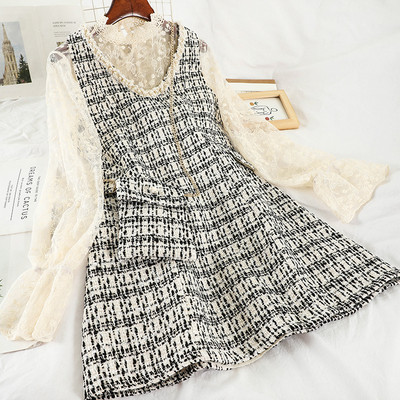 Κομψό γυναικείο φόρεμα με μανίκια από δαντέλα και τσάντα