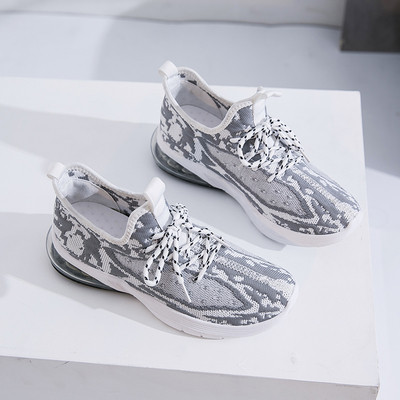 UUS Praegused naiste hingavad tossud paelte ja lameda tallaga