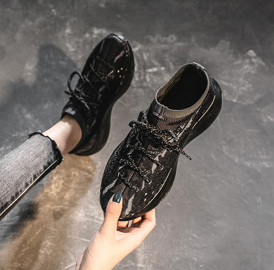 Naiste kõrge tallaga tossud - soki tüüpi