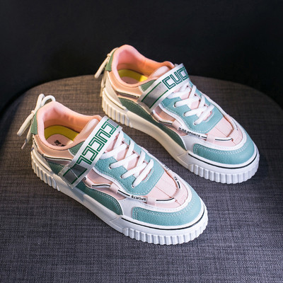 Naiste vabaaja tossud lameda talla ja plaastriga