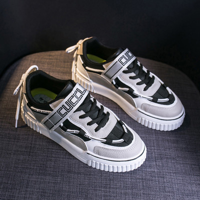 Naiste vabaaja tossud lameda talla ja plaastriga