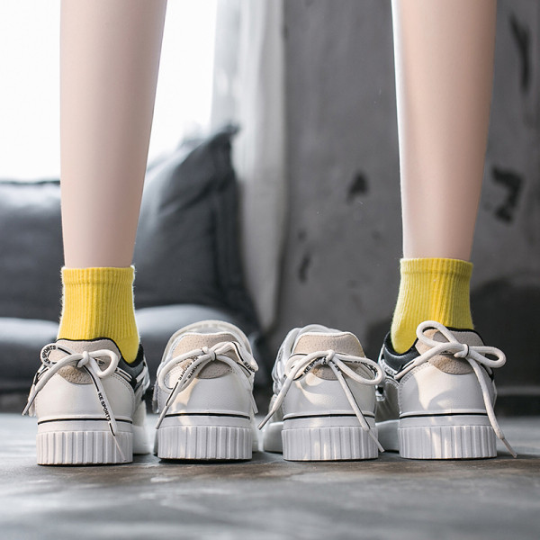 Naiste vabaaja tossud lameda talla ja plaastriga