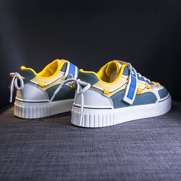 Naiste vabaaja tossud lameda talla ja plaastriga