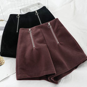 Stiilsed kõrge vöökoha ja lukuga kitsad naiste lühikesed püksid